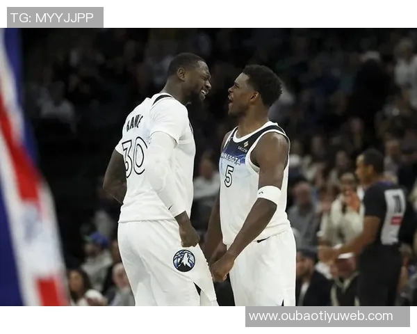 兰德尔谈与爱德华兹的默契配合：赛季磨合让我们更加默契无间